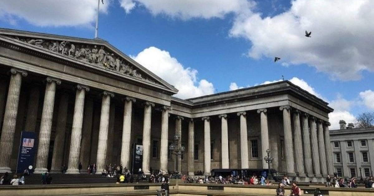 بضغط "إسرائيلي" متحف بريطاني يحذف اسم فلسطين من خرائطه ولوحاته التعريفية