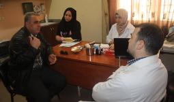 مديرة عيادة الاونروا خلال لقاءها مع مجموعة القادسية في مخيم البداوي