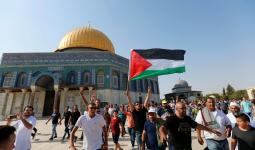 لحظة دخول الفلسطينيين إلى المسجد الأقصى