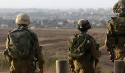 قوات الاحتلال تعتقل فلسطينياً من غزة