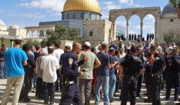 إجراءات أمنيّة مُشددة في القدس المحتلة والمستوطنون يقتحمون الأقصى