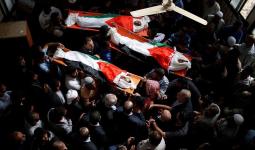 آلاف الفلسطينيين يُشيّعون جثامين الأطفال الشهداء الثلاثة في قطاع غزة