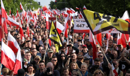 متظاهرون بولنديون ضد أي قرار بخصوص إعادة 