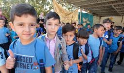 قرابة نصف مليون طالب فلسطيني يتوجّهون إلى مدارس 