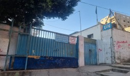 (مدرسة مغلقة لوكالة أونروا في مخيم بلاطة جراء استمرار اضراب الموظفين)