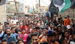 مسيرة في مخيم خان دنون بريف دمشق بمشاركة حاشدة تنديدا بالعدوان على غزة