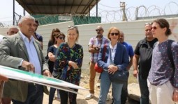 خلال زيارة كلاوس مديرة الأونروا في لبنان إلى مخيم نهر البارد