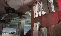 آثار استهداف مسجد الأنصار في مخيم جنين