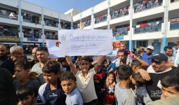 وقفة لمطالبة أونروا بالقيام بواجباتها في مراكز الإيواء شمال غزّة، 23 أكتوبر 2023