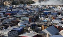 مخيم جديد للنازحين من رفح غرب النصيرات وسط قطاع غزة