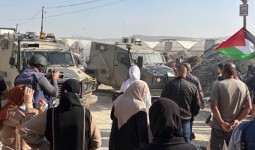 الاحتلال يمنع أهالي مخيم نور شمس شمالي الضفة الغربية من الوصول إلى بيوتهم