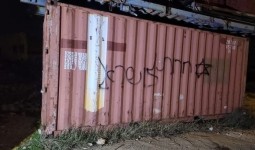 شعارات عنصرية خطها المستوطنون في بلدة الطيبة برام الله وسط الضفة الغربية