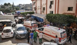 مغادرة إحدى دفعات الجرحى لتلقي العلاج خارج غزة