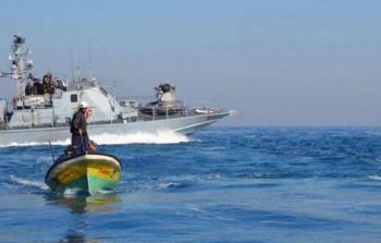 بحرية الاحتلال تعتقل اثنين من الصيادين في قطاع غزة