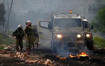 قوات الاحتلال الصهيوني خلال قمعها للمسيرة الاسبوعية في الضفة المحتلة