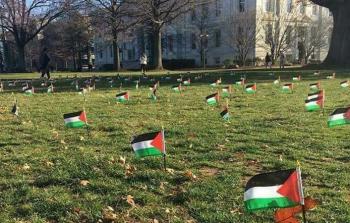 أعلام فلسطين ترفرف بجامعة في ولاية واشنطن إحياءاً لذكرى الإنتفاضة الأولى