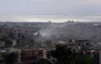 الدخان المتصاعد من أحياء مخيم عين الحلوة جراء الاشتباكات