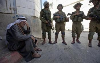 اقتحامات واعتقالات بالضفة المحتلة تطال (19) فلسطينياً