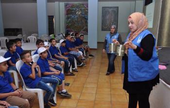 جانب من فعاليات مخيم نتعلم بمرح لفلسطين