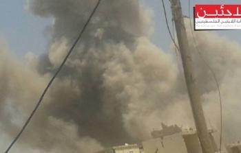 الدخان المتصاعد جراء قصف النظام لمخيم درعا