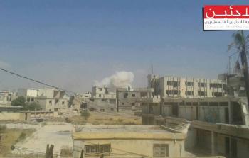الدخان المتصاعد جراء قصف النظام السوري لمخيم درعا