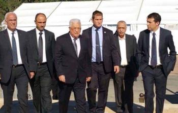 وفد السلطة الفلسطينية المشارك في جنازة بيرس بالقدس المحتلة، برئاسة عباس