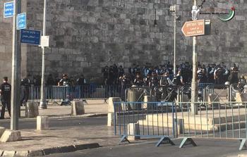 الاحتلال يفرض قيود على دخول المُصلّين إلى المسجد الأقصى