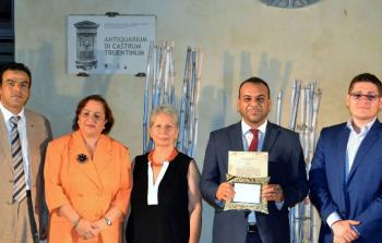 شاعر فلسطيني يفوز بجائزة شعر عالميّة في إيطاليا