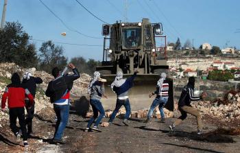 اندلاع مواجهات في مناطق متفرقة بالضفة المحتلة وقوات الاحتلال تقمع المسيرات الأسبوعية