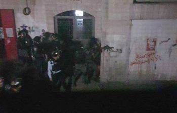محاصرة جنود الاحتلال خلال مواجهات عنيفة في العيساوية