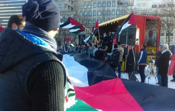 تظاهرة حاشدة أمام السفارة الأمريكية في لاهاي ضد القرار الأمريكي بشأن القدس
