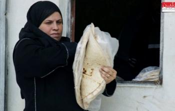 انقطاع الخبز عن مخيّم اليرموك بسبب إغلاق حاجز العروبة لليوم الرابع على التوالي
