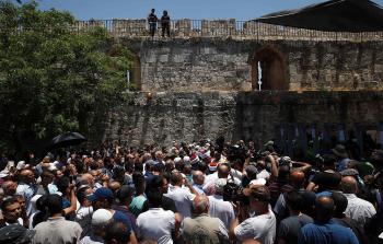 تصعيد شعبي في القدس المحتلة رفضاً للبوّابات الإلكترونية على أبواب الأقصى