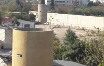 توقف بناء الجدار حول مخيم عين الحلوة مؤقتا واحتجاجات شعبية تطالب بالتوقف نهائيا 
