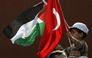وفد فلسطيني شبابي يزور البرلمان التركي ويدعو إلى تحسين وضع اللاجئين الفلسطينيين في تركيا