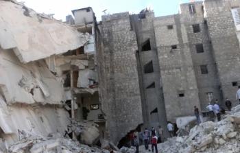أضرار مادية كبيرة وانهيار طوابق سكنيّة إثر قصف على مخيم اليرموك