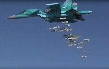 الطائرة الروسية سوخوي 34 تلقي قذائفها بسوريا بعدما انطلقت من قاعدة إيرانية(الأوروبية)