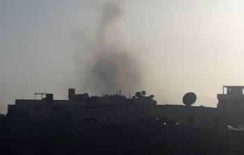 الدخان المتصاعد من مخيم اليرموك جراء القصف