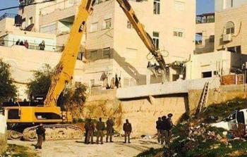 الاحتلال يهدم منزلاً في بيت حنينا ويُصادر 25 دونم شرقي القدس المحتلة