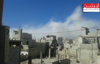 غارة جوية على مخيم درعا ودمار في المباني والممتكات