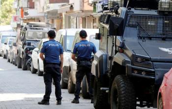 سائق تركي يُحاول اقتحام سفارة الكيان الصهيوني في أنقرة