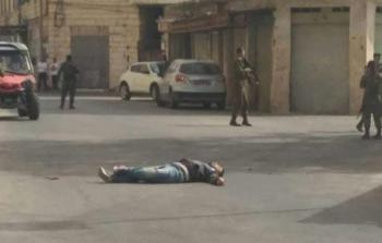 الشاب الفلسطيني الذي أطلقت قوات الاحتلال النار عليه قرب الحرم الإبراهيمي