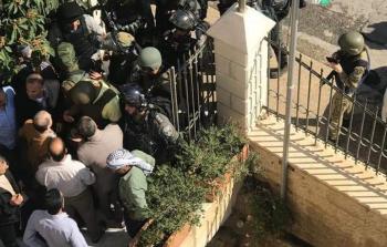 إصابات في اقتحام قوات الاحتلال لمقر مُحافظة القدس