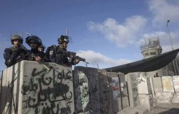 قوات الاحتلال تقتحم منزل مُنفّذ عمليّة جبل المُكبّر