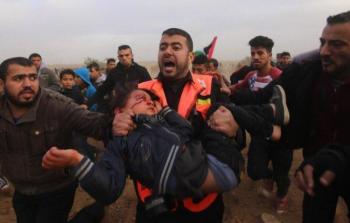 نقل الطفل أحمد أبو عابد لحظة إصابته في مسيرة العودة الجمعة الماضية شرقي خانيونس
