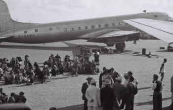 يهود مستقدمون بالطائرة من عدن ليصبحوا مستوطنين في كيان الاحتلال