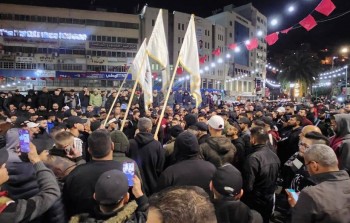 مسيرات ليلية بالضفة رفضاً لمجزرة الاحتلال في مخيم جنين