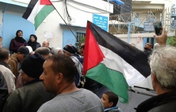 فلسطينيو سوريون أمام مقر 