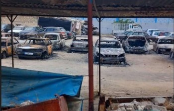 احتراق عشرات السيارات الخاصة إثر المعارك في مخيم عين الحلوة