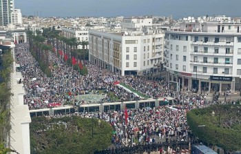 عشرات الآلاف في مدينة الرباط المغربية دعمًا للشعب الفلسطيني